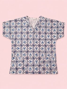 Fundamentals by White Swan Blue & White Tile-Print Scrub Top